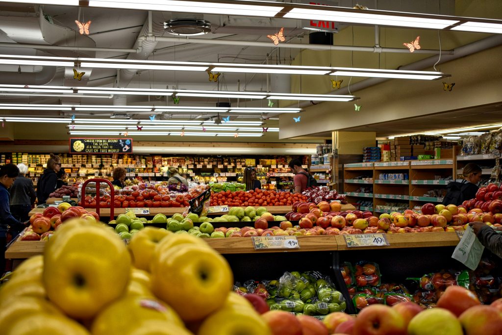 Image of grocery store produce shelves